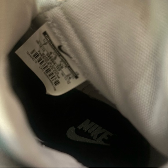 Nike White Blazer Sneakers - Picture 15 of 16